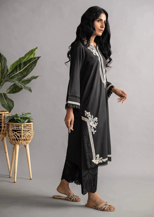 Black - Women's Embroidered Kurta (DC-0422)
