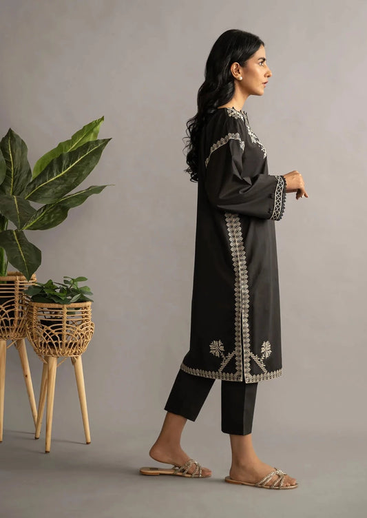 Black - Women's Embroidered Kurta (DC-0426)