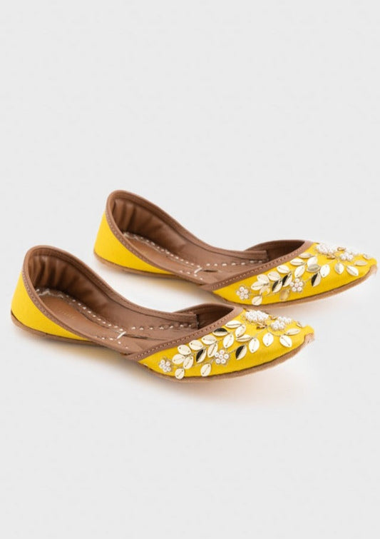 Yellow - Women's Embellished Khussas