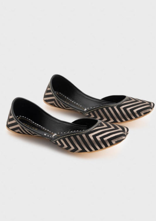 Black - Women's Embellished Khussa