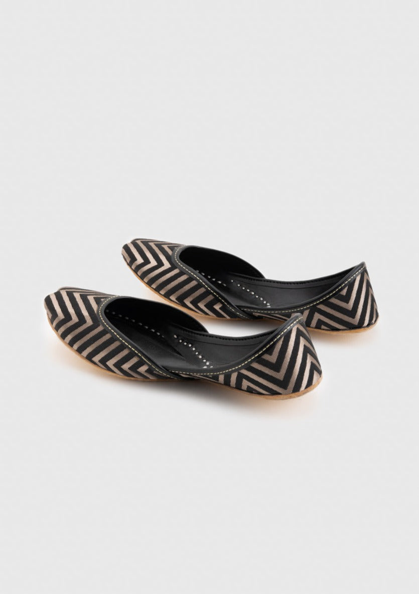 Black - Women's Embellished Khussa