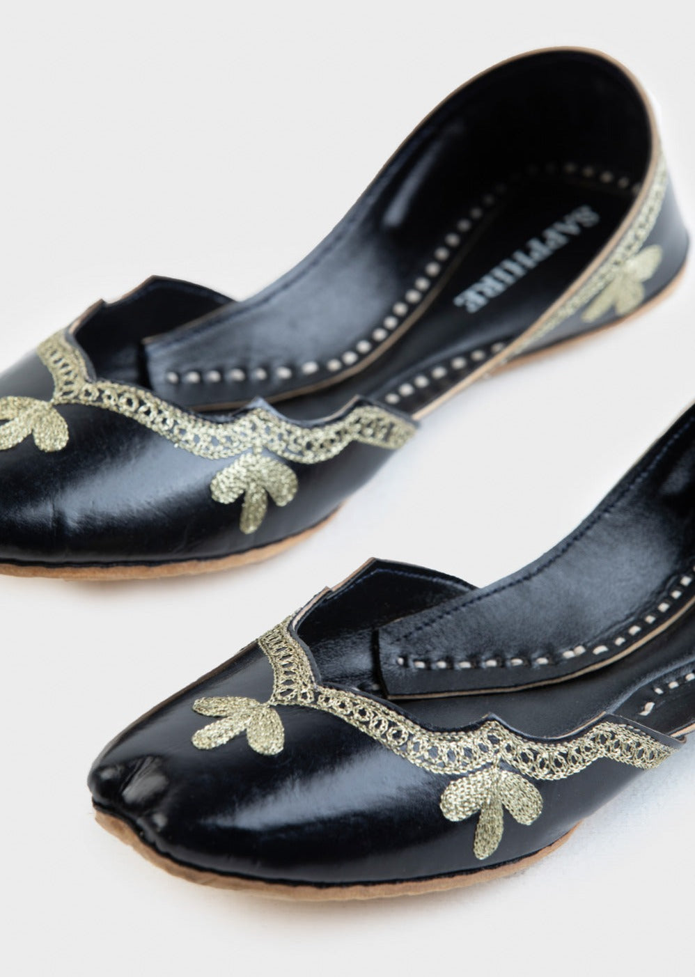 Black - Women's Embellished Khussas