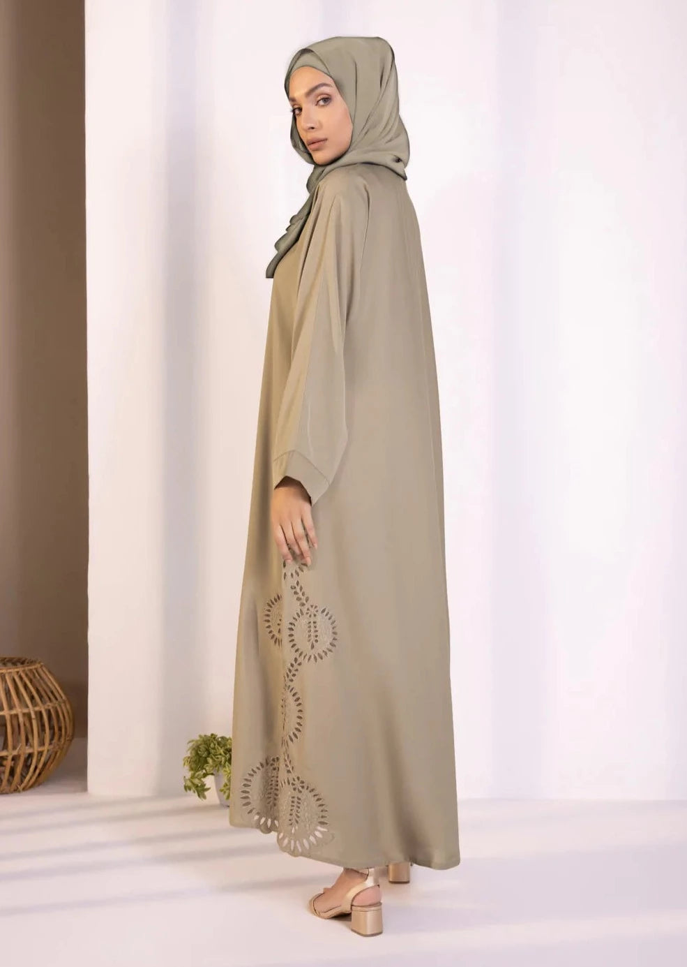Beige : Abaya & Hijab Set