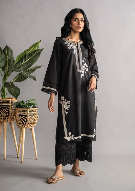 Black - Women's Embroidered Kurta (DC-0422)
