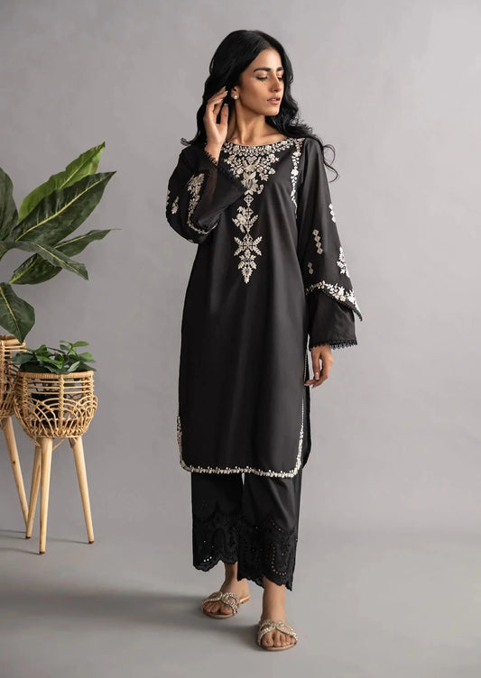 Black - Women's Embroidered Kurta (DC-0423)